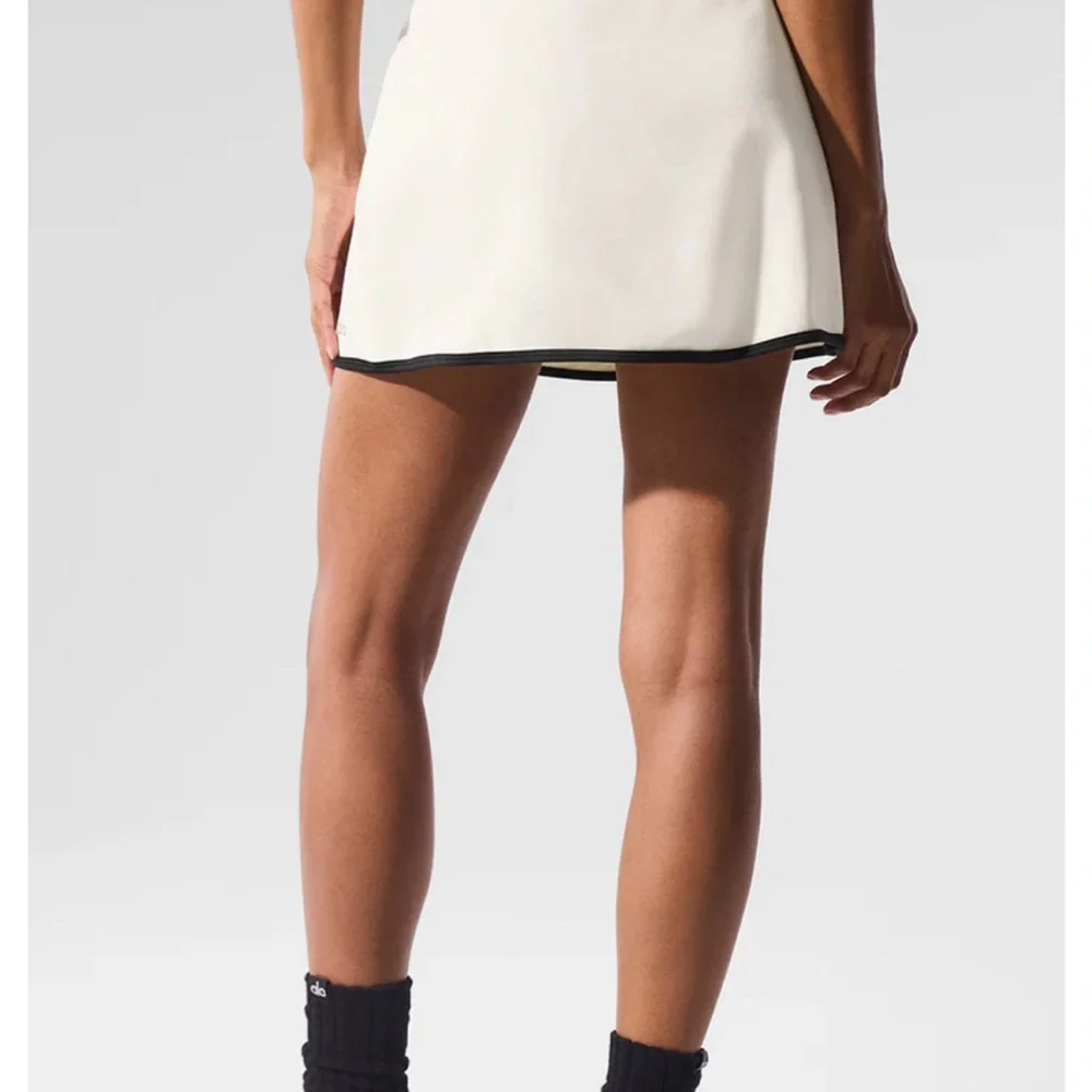 XXS airbrush streamlined skirt Ivory/ Black